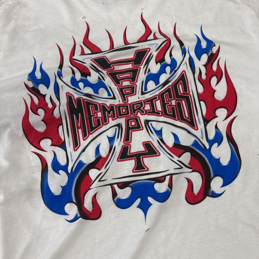 HMDD white red blue shirt