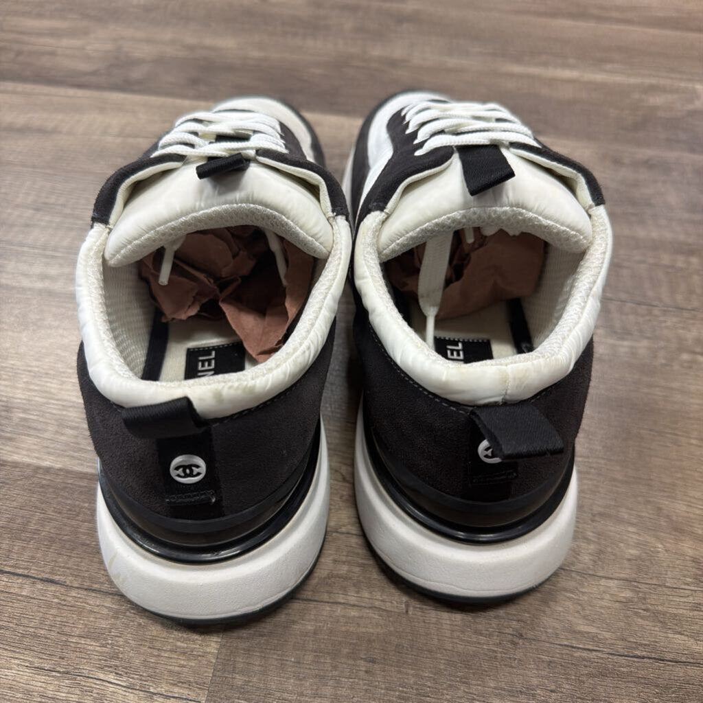 Chanel trainer white black (NO BOX)