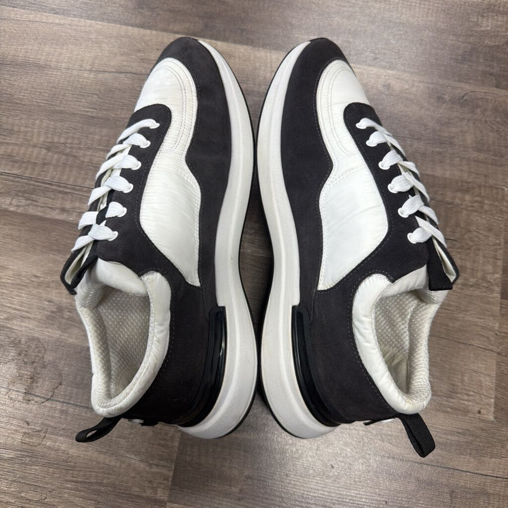 Chanel trainer white black (NO BOX)