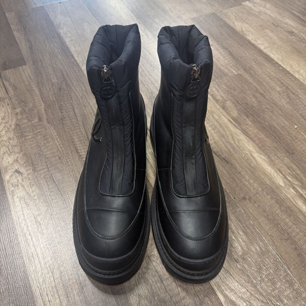 Chanel leather hiking / ski boot black