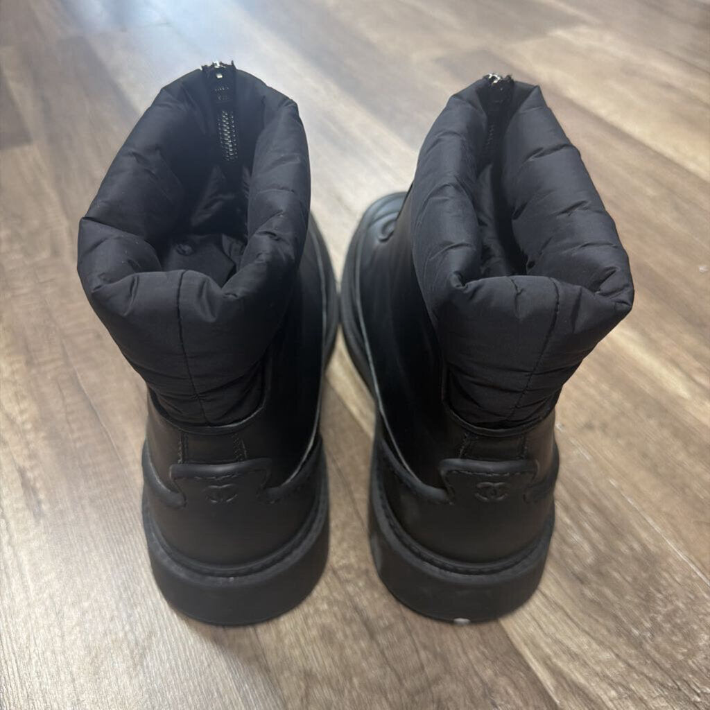 Chanel leather hiking / ski boot black