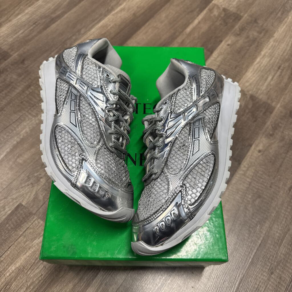 Louis Vuitton Black Damier Trainer