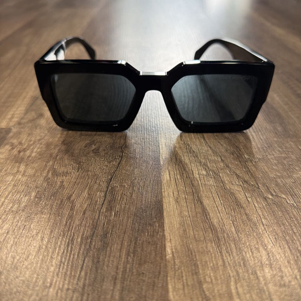LV Clash Square Sunglasses
