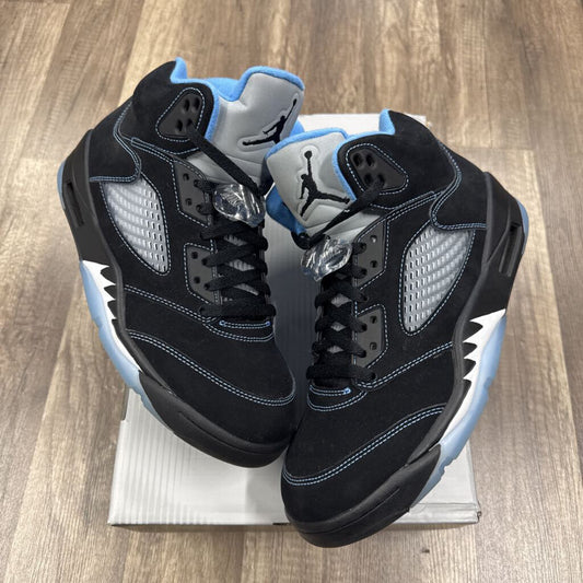 Jordan 5 UNC
