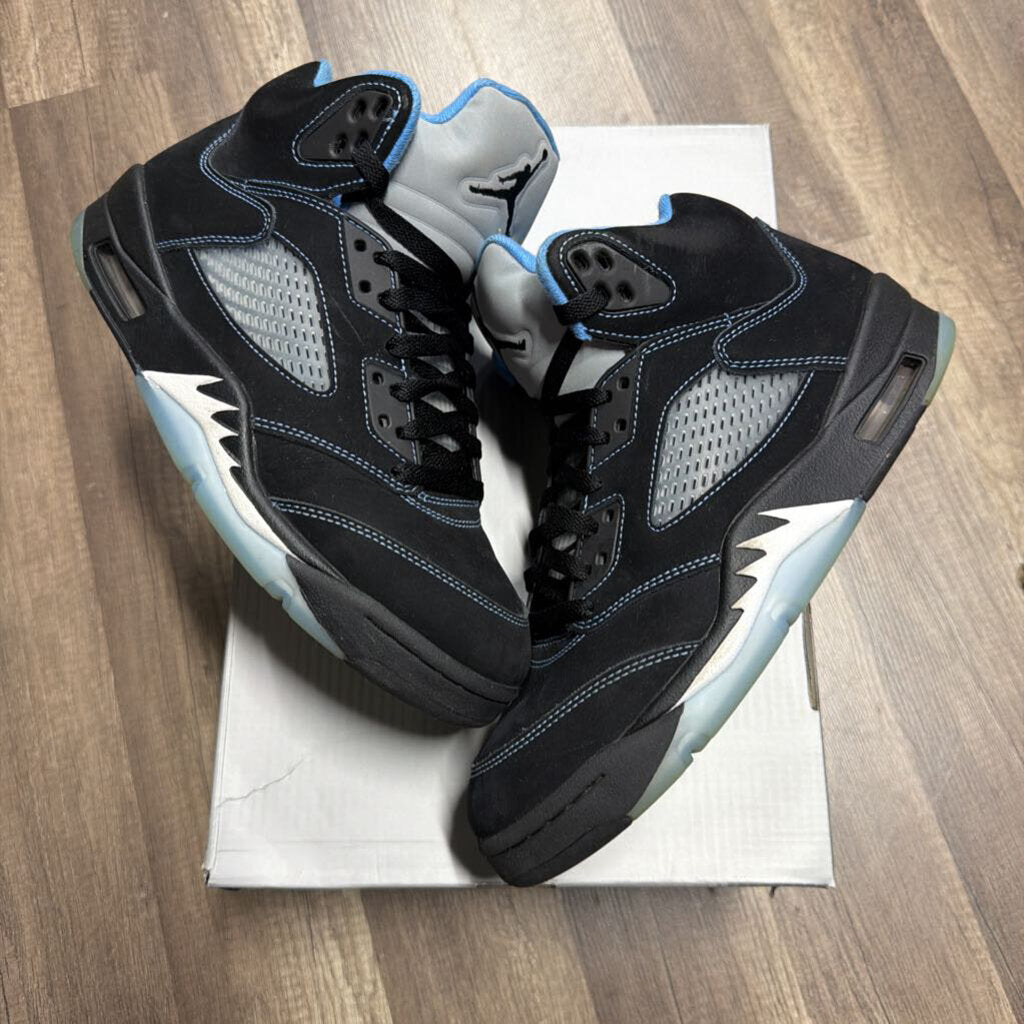 Jordan 5 UNC