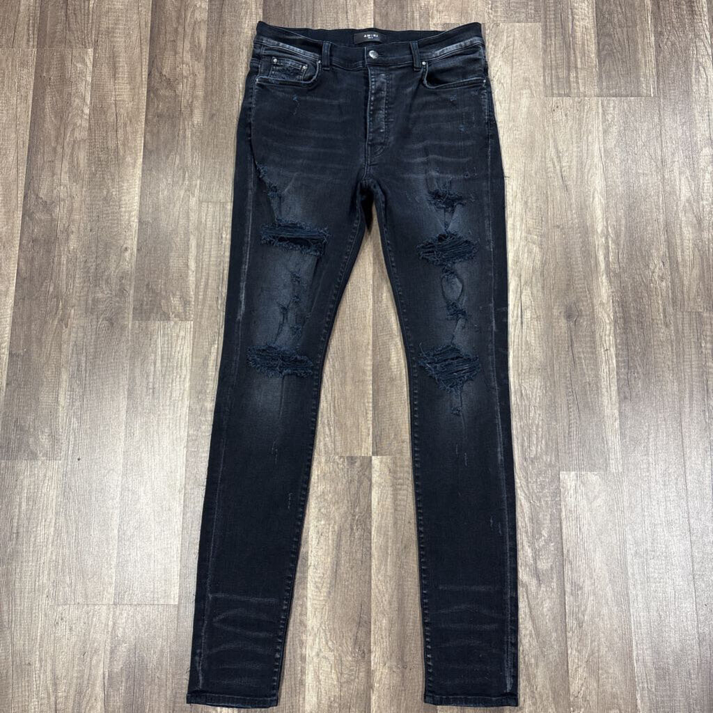 Amiri Jean Black Distressed