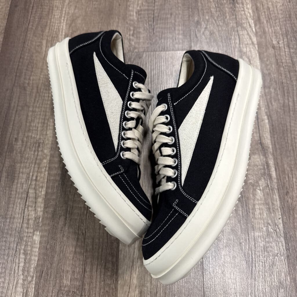 Amiri Jean Black Old English