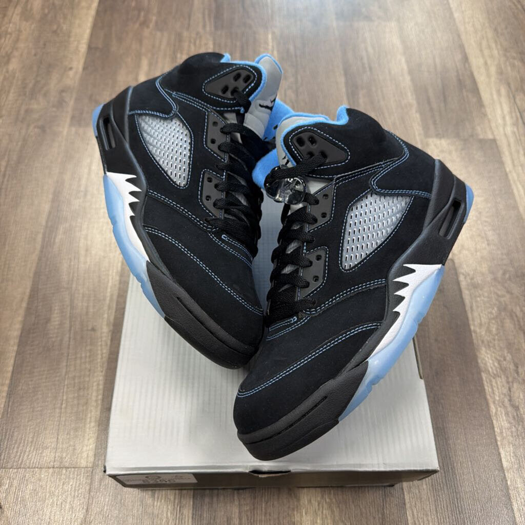 Jordan 5 UNC