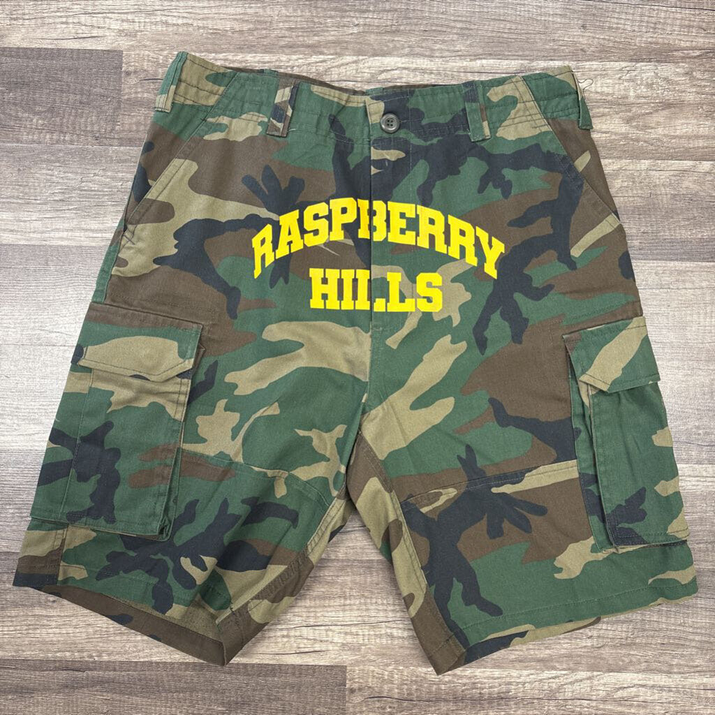 Raspberry hills camo shorts