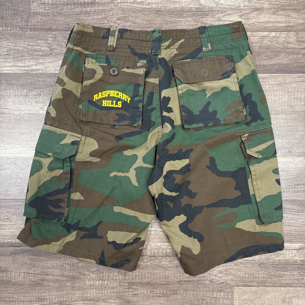 Raspberry hills camo shorts