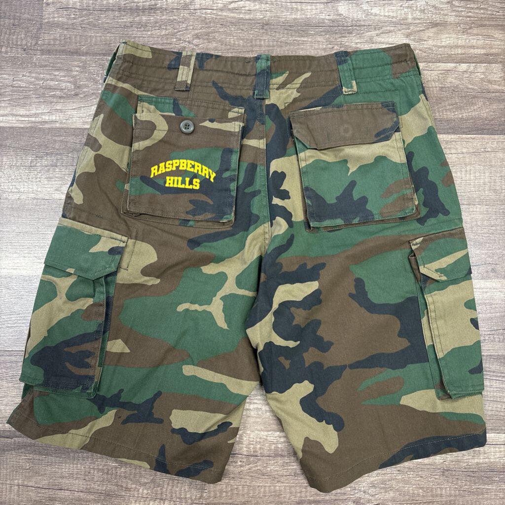 Raspberry hills camo shorts