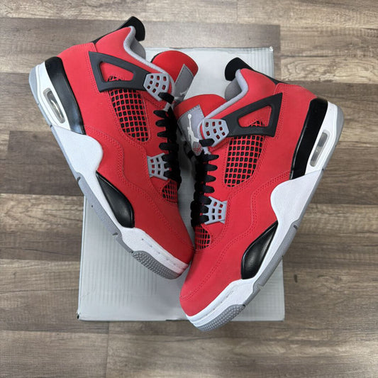 Jordan 4 toro
