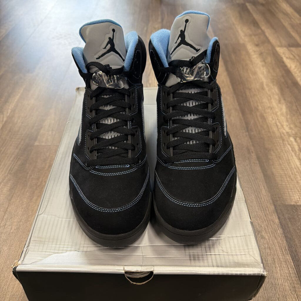 Jordan 5 UNC