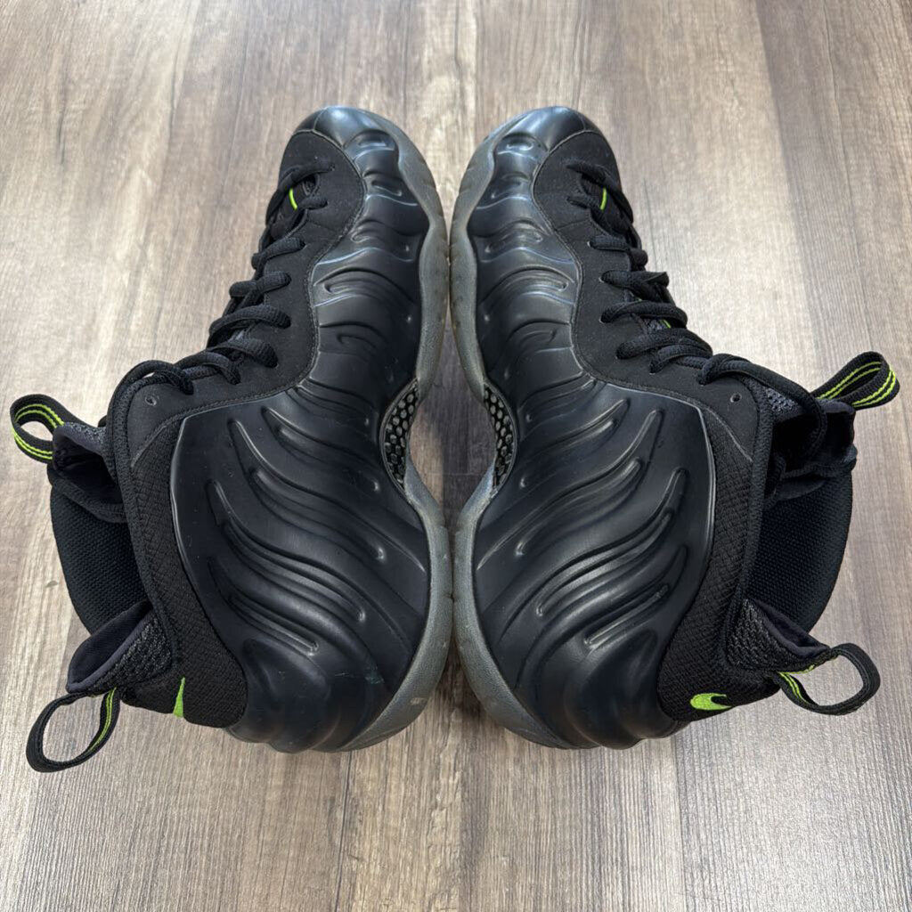 Nike Foamposite Volt (No Box)
