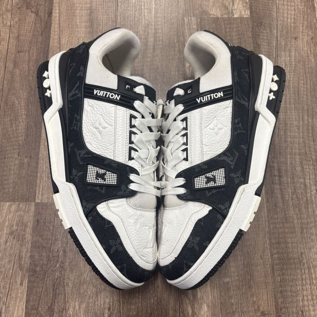 Louis Vuitton Trainer White Black (NO BOX)
