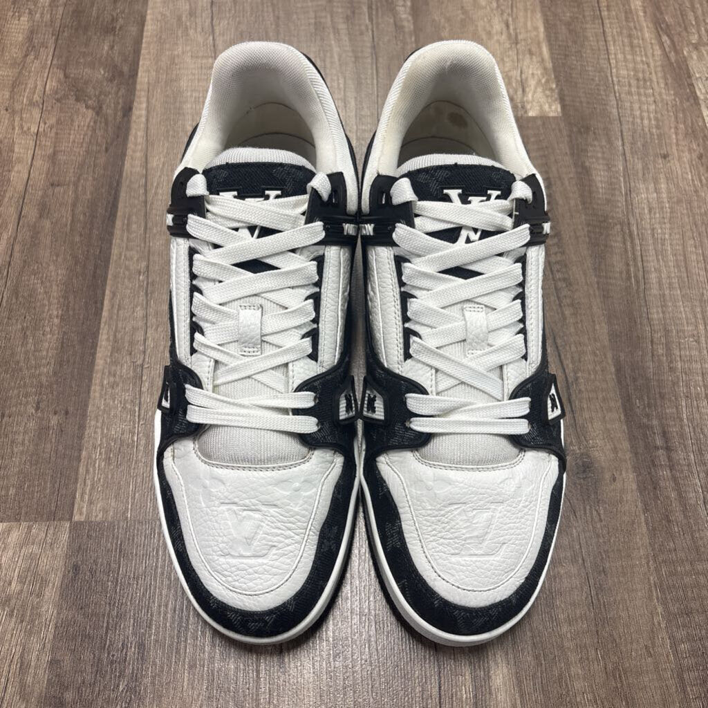 Louis Vuitton Trainer White Black (NO BOX)