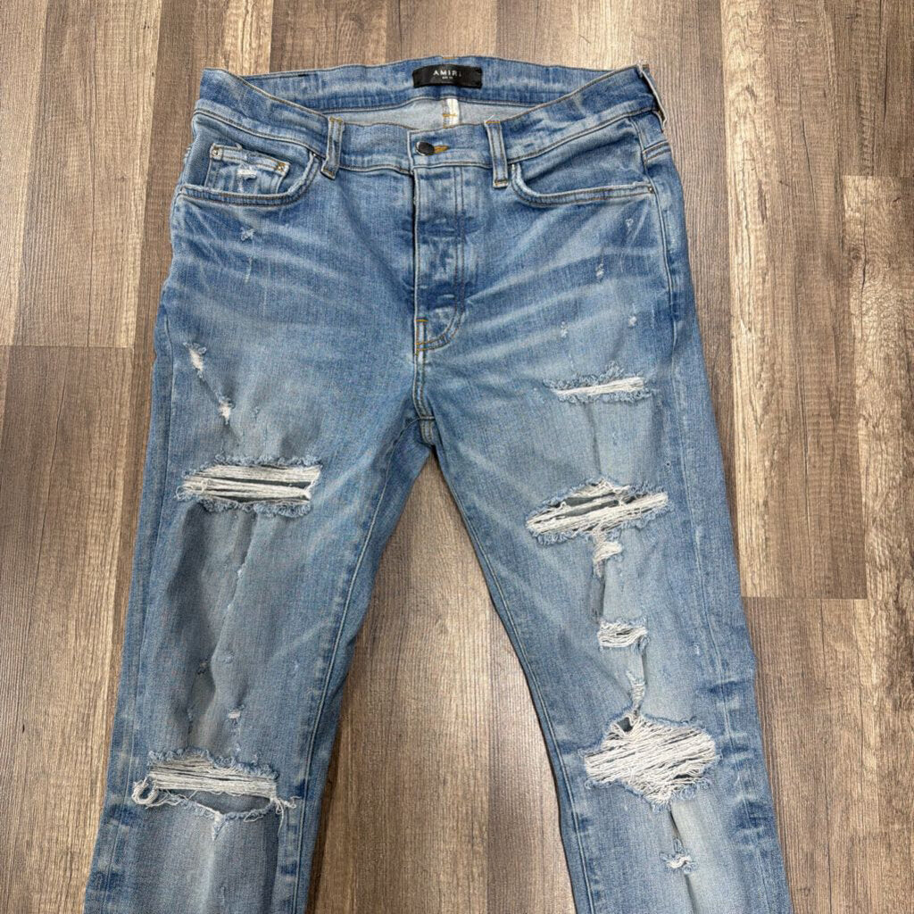 Amiri Jean Ripped Knee
