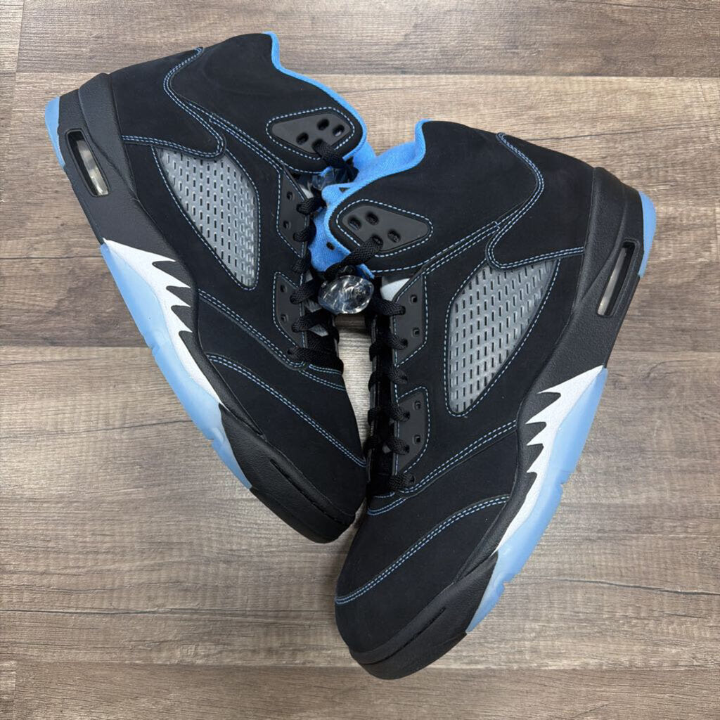 Jordan 5 UNC