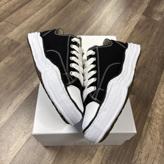 Maison Mihara MMY Low Black White