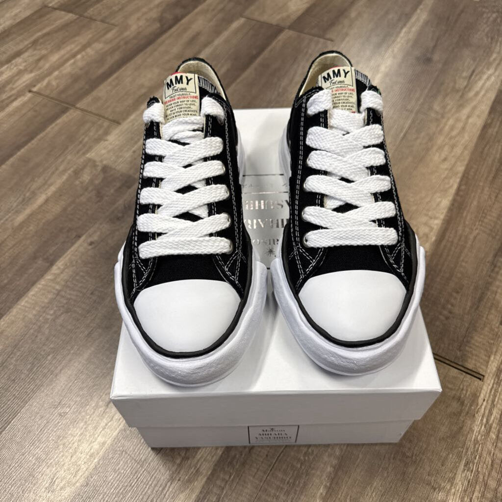 Maison Mihara MMY Low Black White