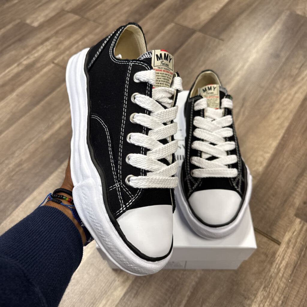 Maison Mihara MMY Low Black White