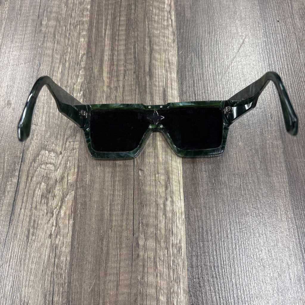 LV Louis Vuitton Green Marble Glasses