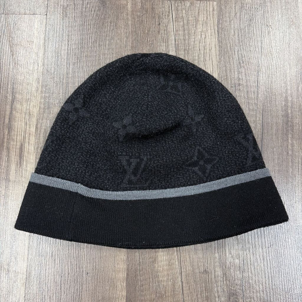 LV Louis Vuittion beanie black