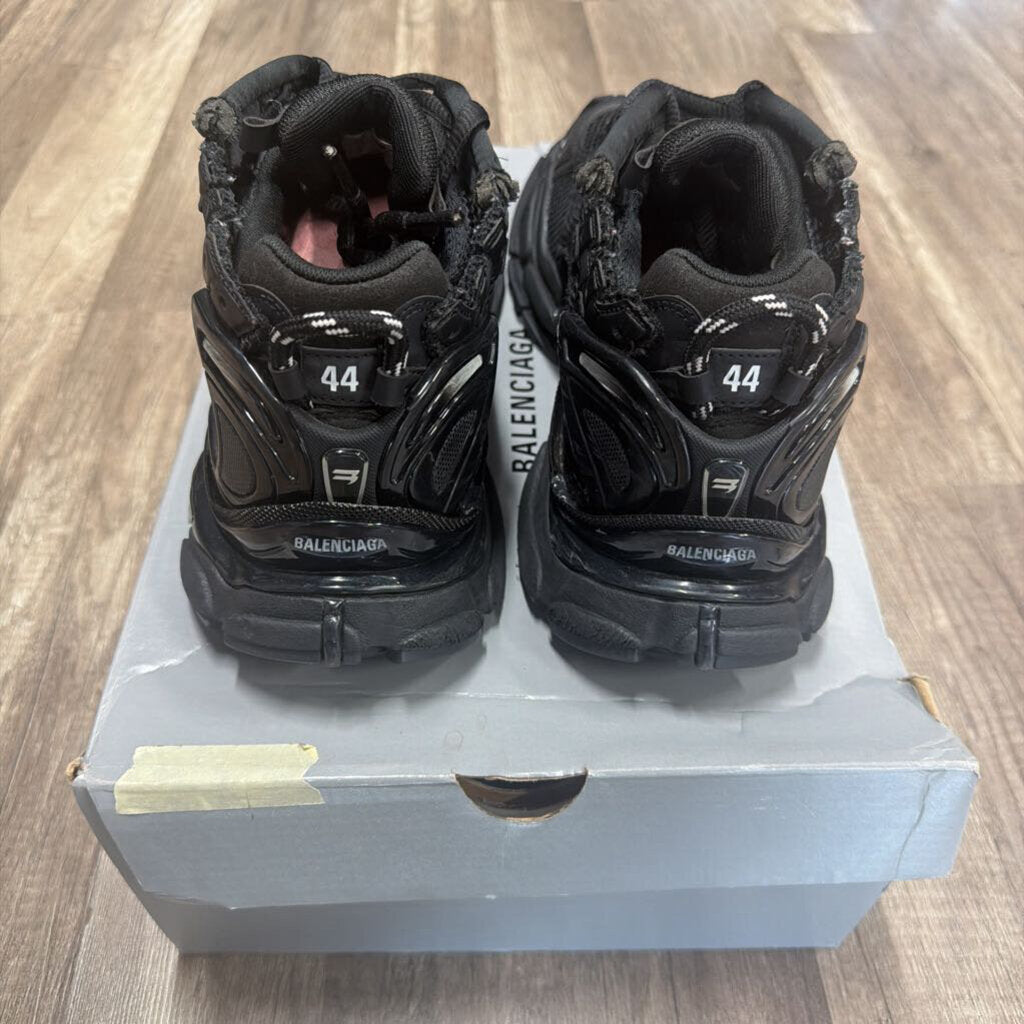 Balenciaga runner triple black