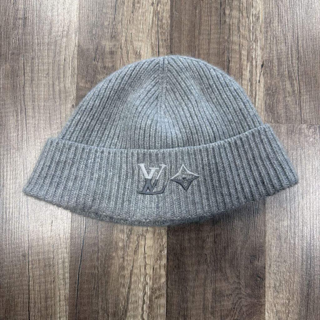 LV Louis vuittion beanie grey
