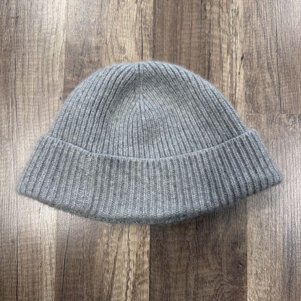LV Louis vuittion beanie grey